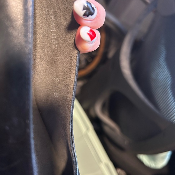 Deep navy blue Stuart Weitzman pumps - Picture 4 of 4